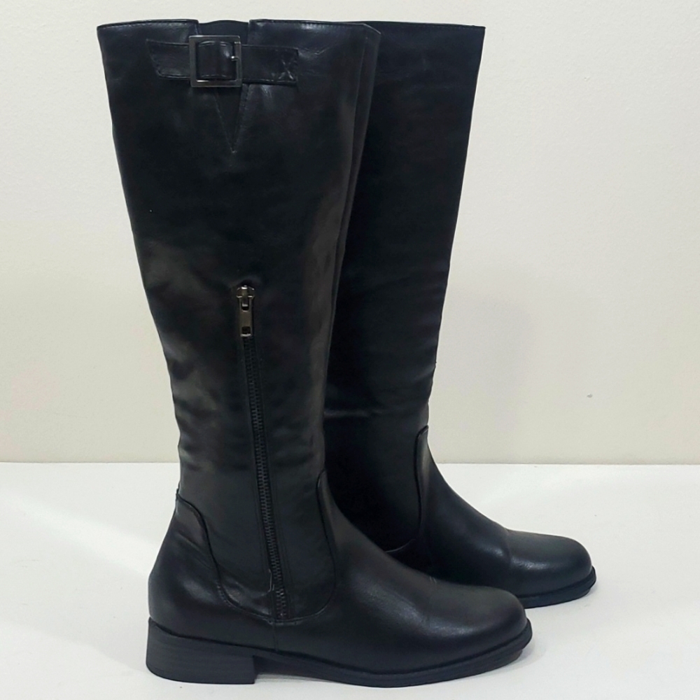 Unlisted Black flat boots size 7 1/2